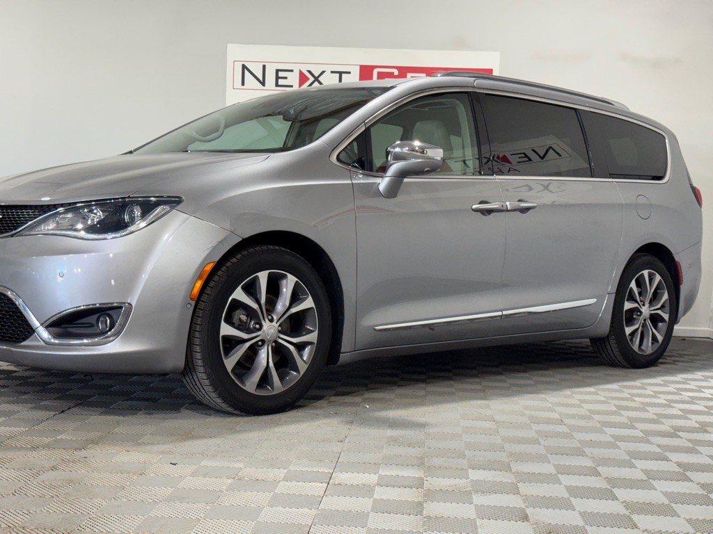 2017 Chrysler Pacifica Image 5
