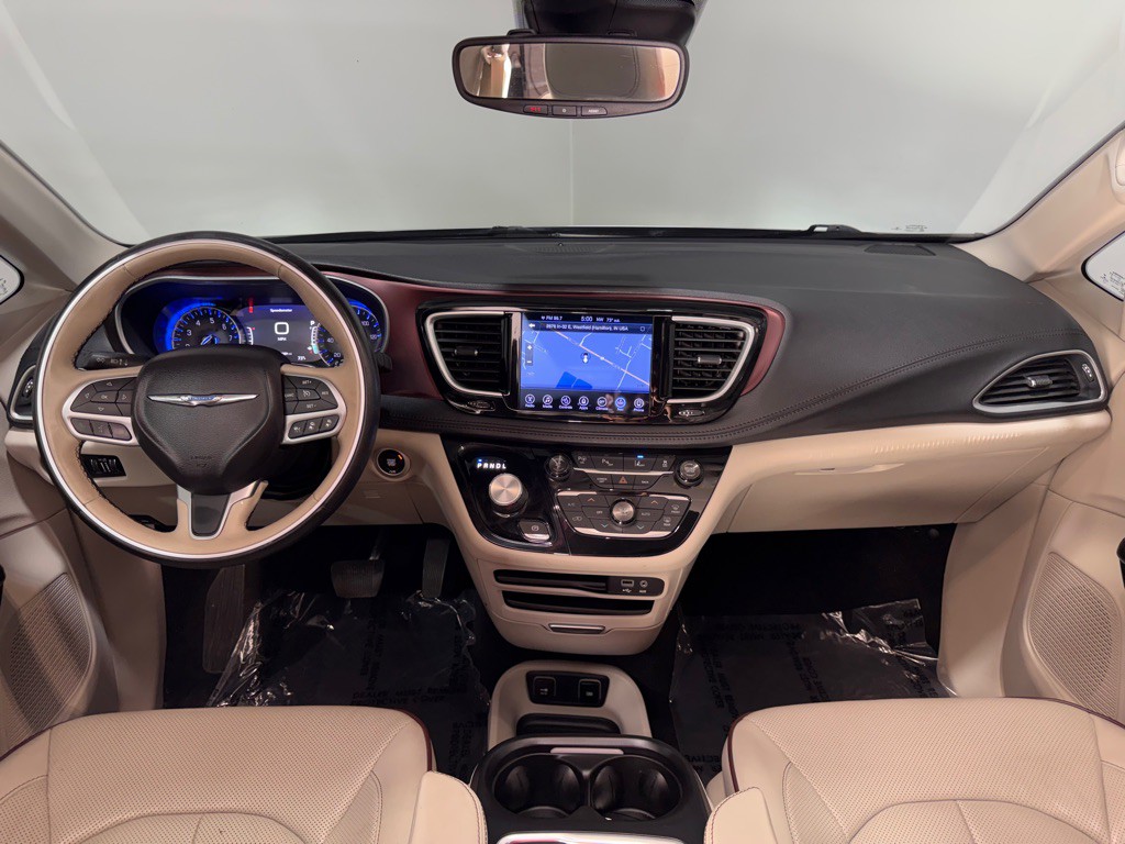 2017 Chrysler Pacifica Image 12