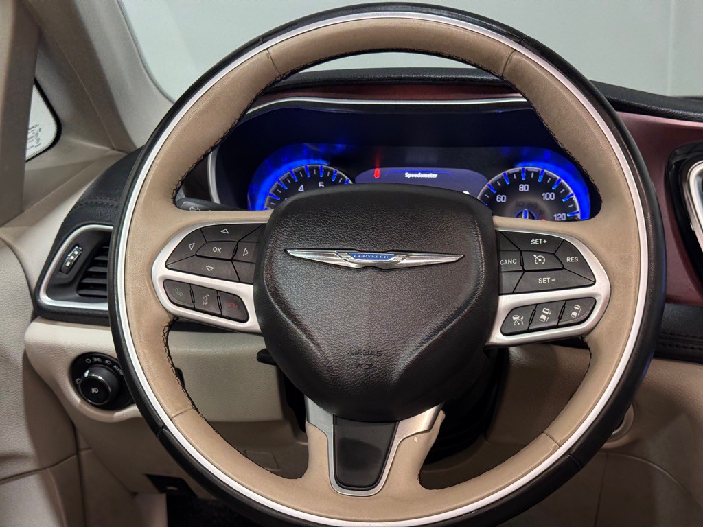 2017 Chrysler Pacifica Image 14