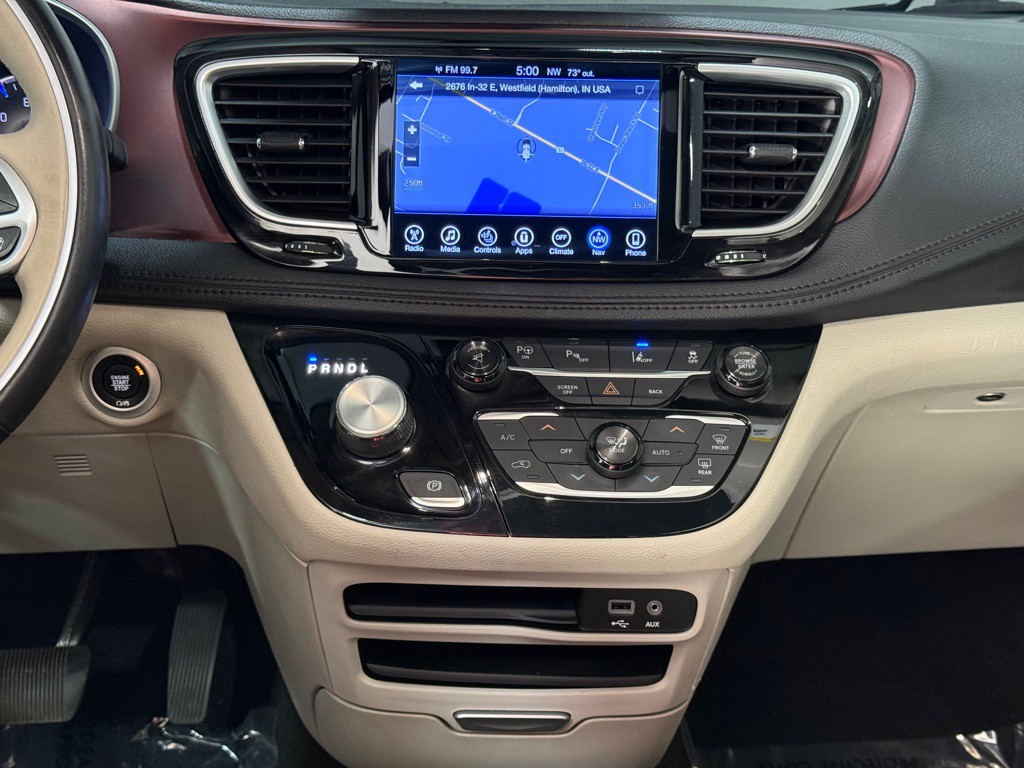2017 Chrysler Pacifica Image 15