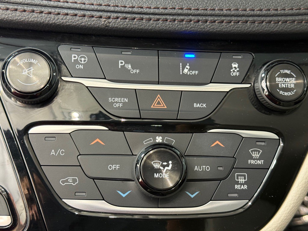 2017 Chrysler Pacifica Image 17
