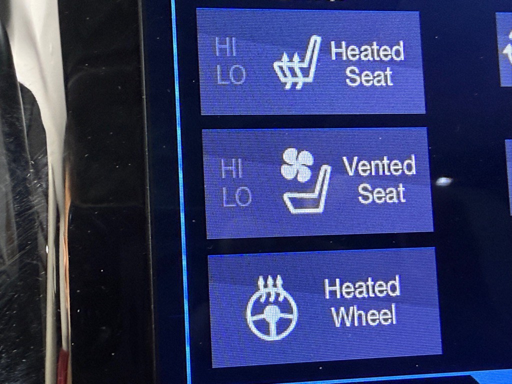 2017 Chrysler Pacifica Image 25