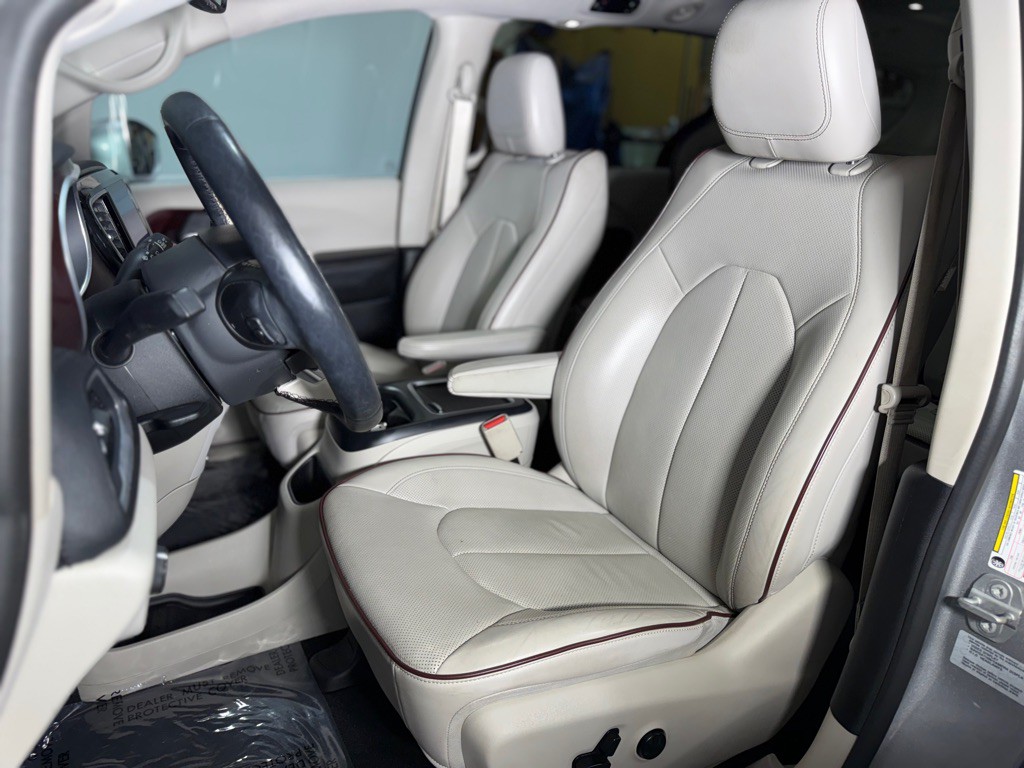 2017 Chrysler Pacifica Image 27