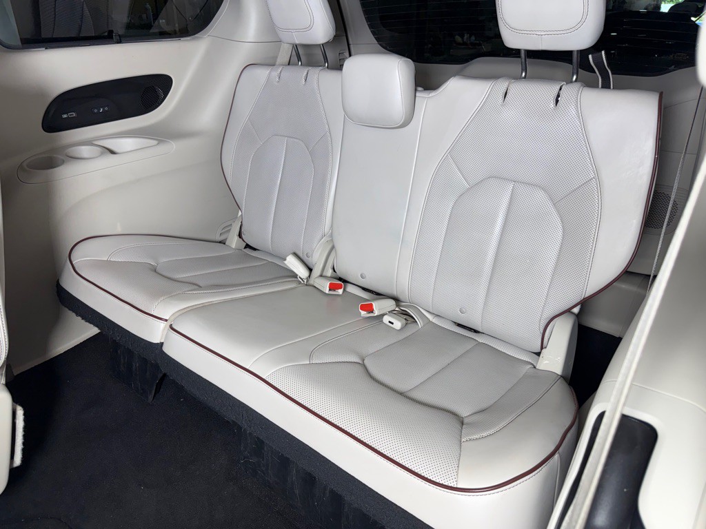 2017 Chrysler Pacifica Image 30