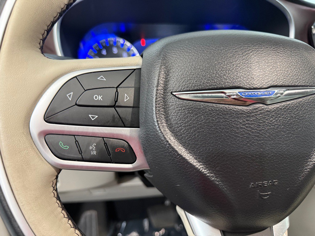 2017 Chrysler Pacifica Image 31
