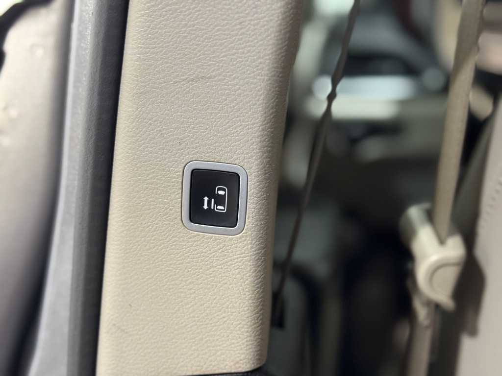 2017 Chrysler Pacifica Image 33