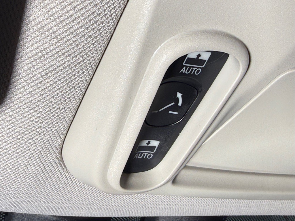 2017 Chrysler Pacifica Image 39