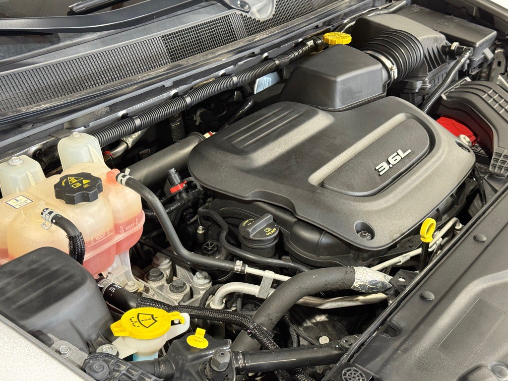2017 Chrysler Pacifica Image 48