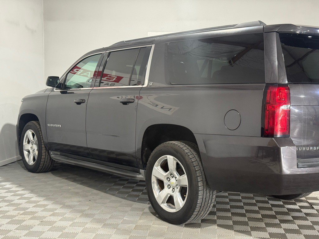 2016 Chevrolet Suburban Image 7