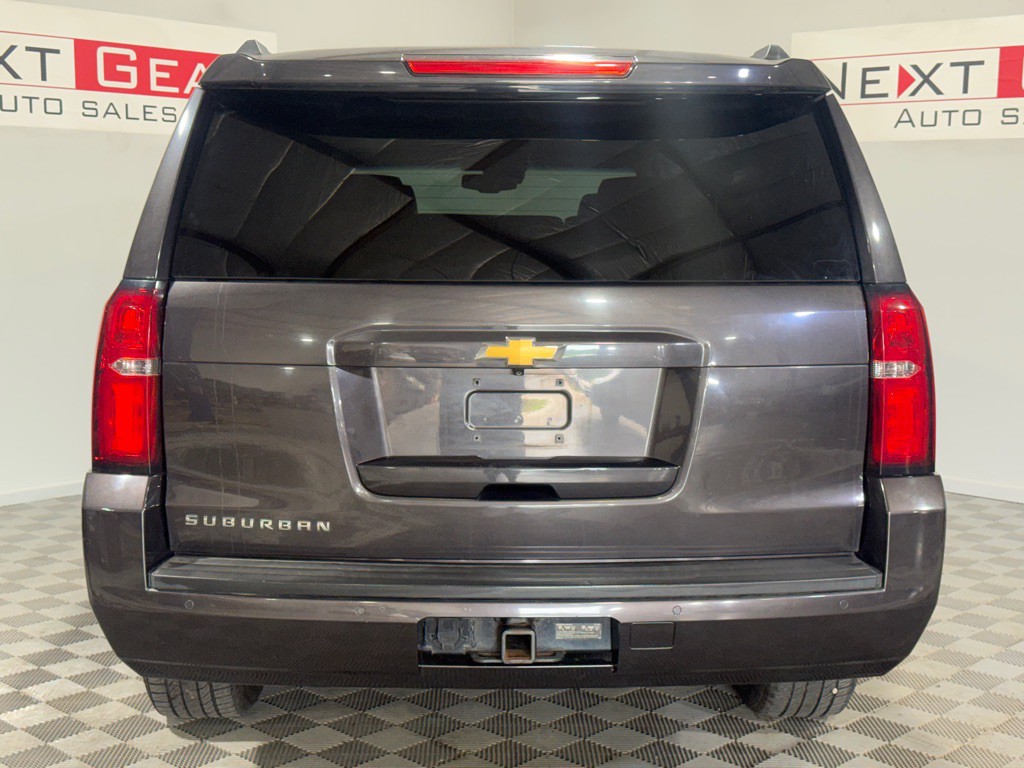 2016 Chevrolet Suburban Image 8