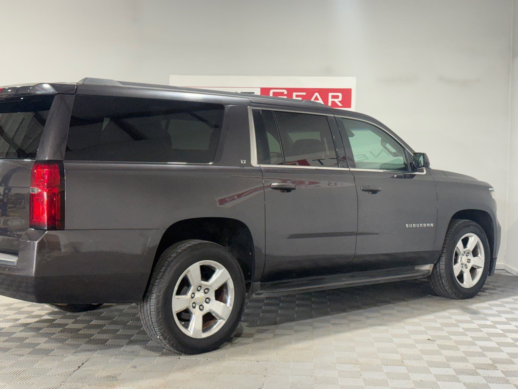 2016 Chevrolet Suburban Image 9