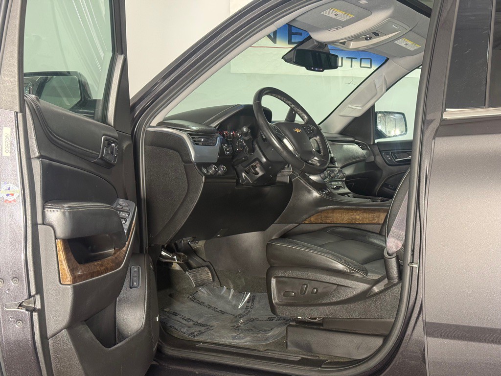 2016 Chevrolet Suburban Image 10