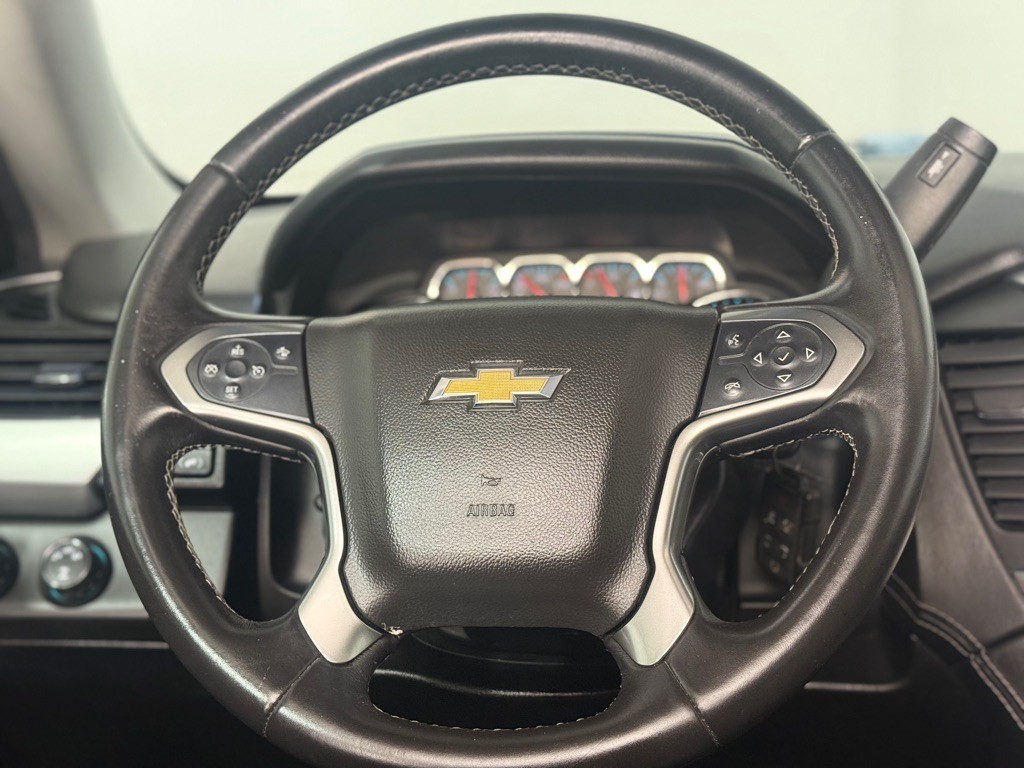2016 Chevrolet Suburban Image 14