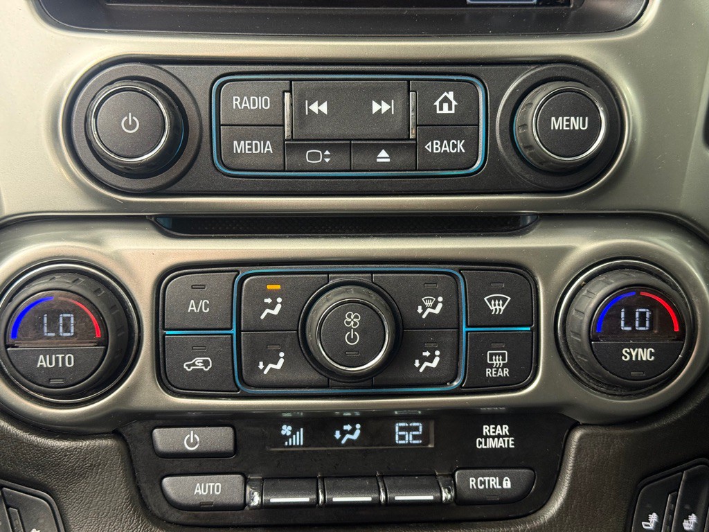 2016 Chevrolet Suburban Image 18