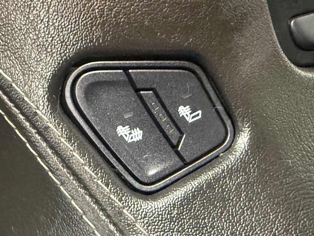 2016 Chevrolet Suburban Image 27