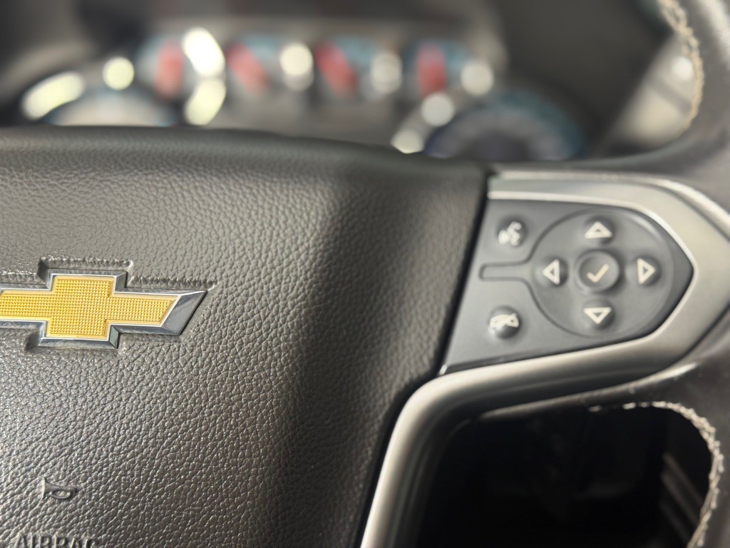 2016 Chevrolet Suburban Image 32