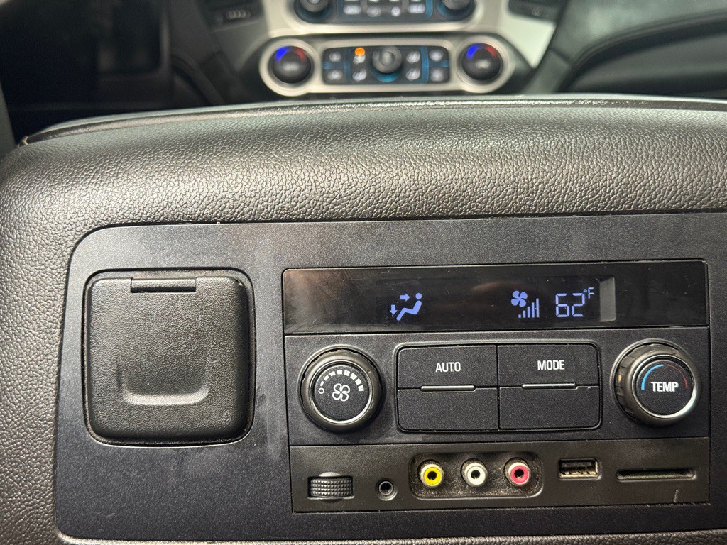 2016 Chevrolet Suburban Image 34