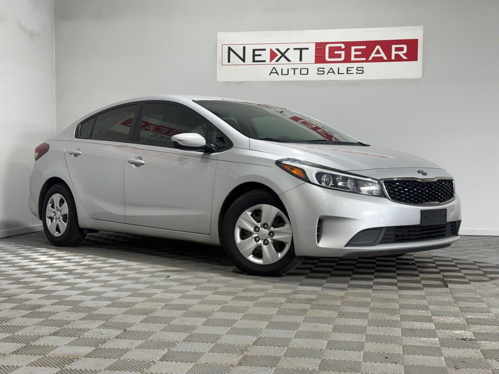 2017 Kia Forte Image 1