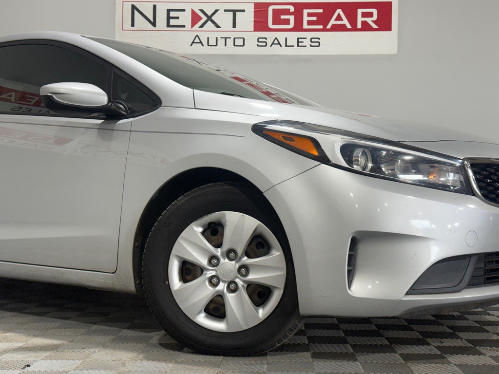 2017 Kia Forte Image 4