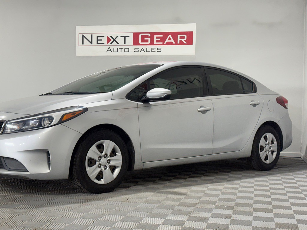 2017 Kia Forte Image 5