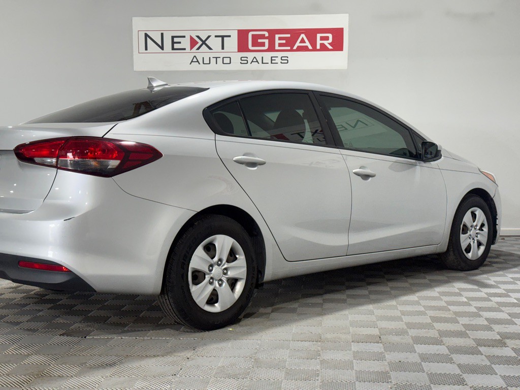 2017 Kia Forte Image 8