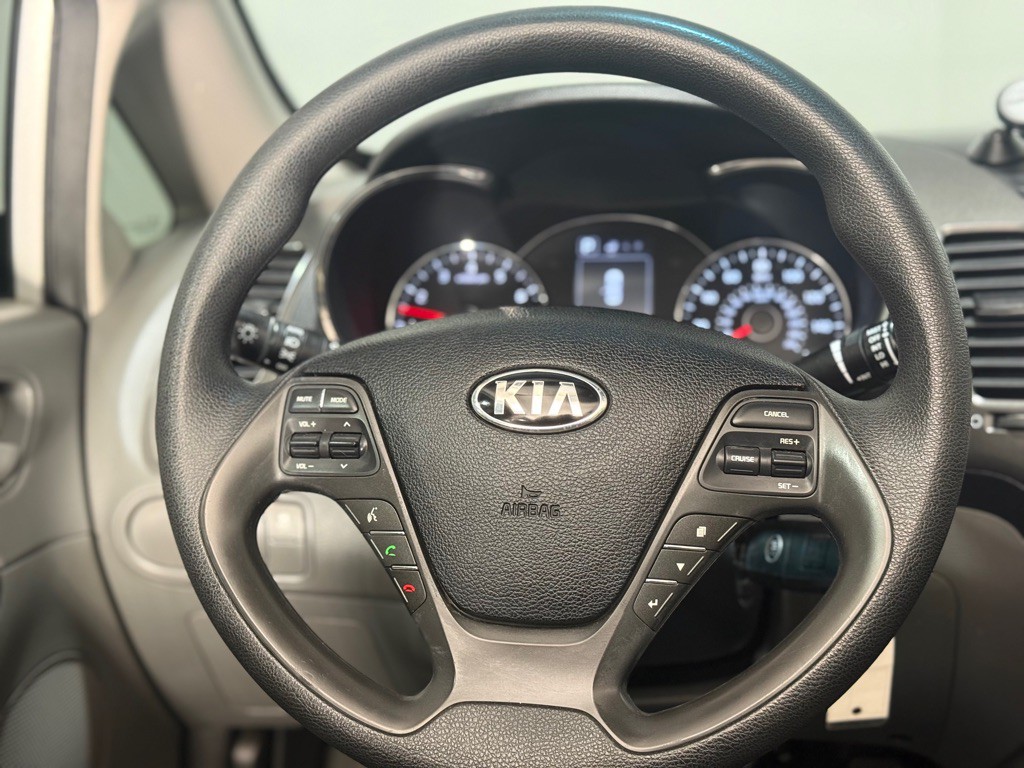 2017 Kia Forte Image 13