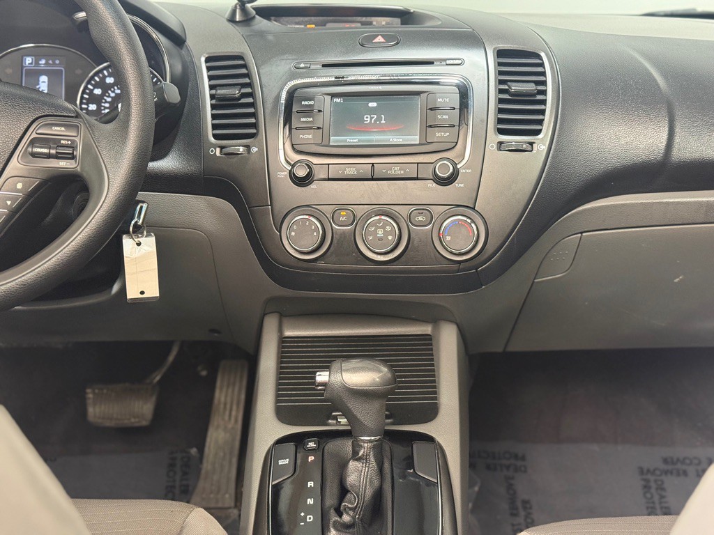 2017 Kia Forte Image 14