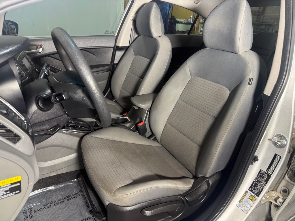 2017 Kia Forte Image 21