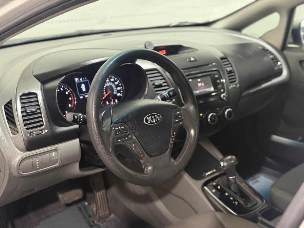 2017 Kia Forte Image 23
