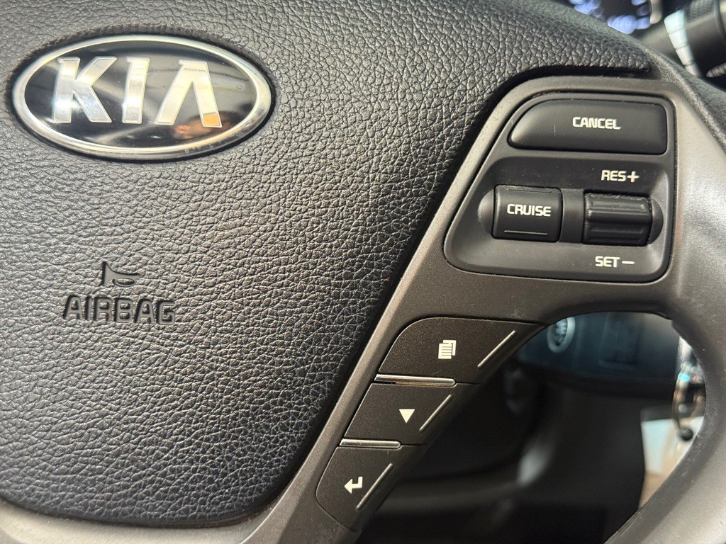2017 Kia Forte Image 25