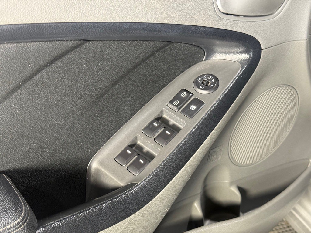 2017 Kia Forte Image 26