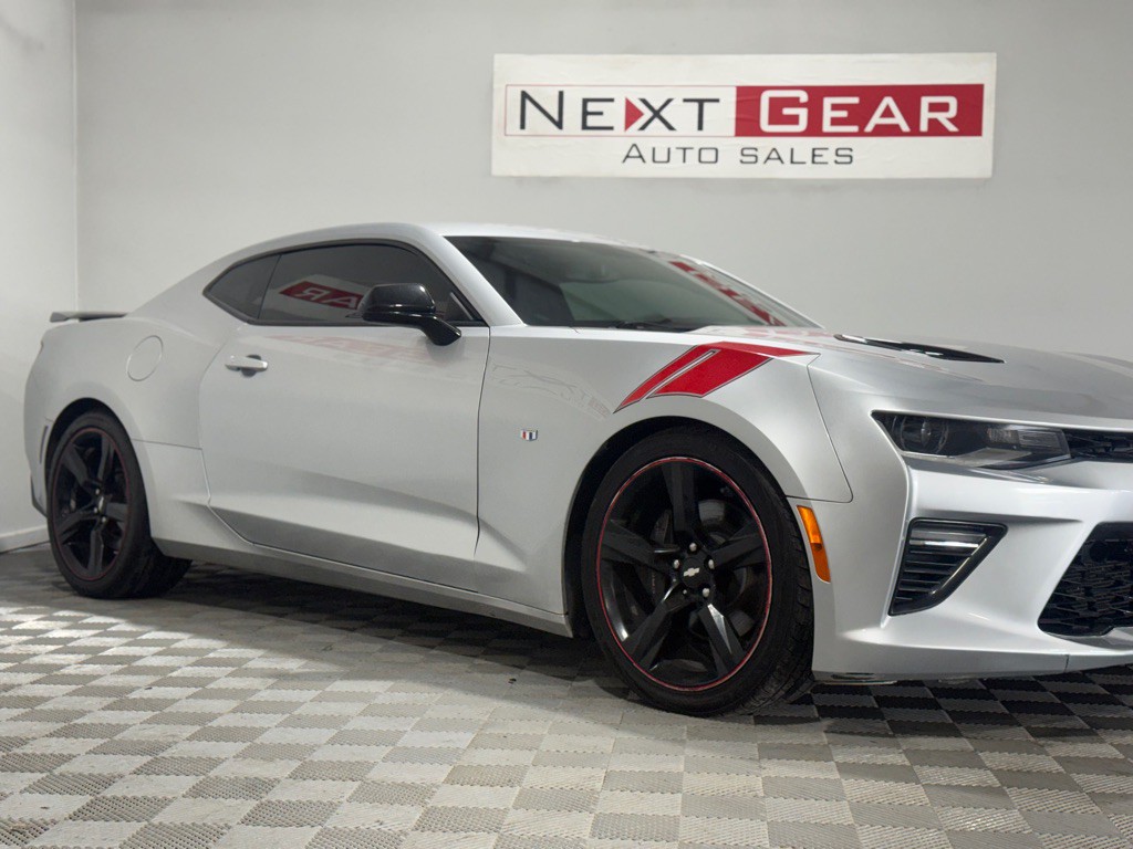 2016 Chevrolet Camaro Image 2