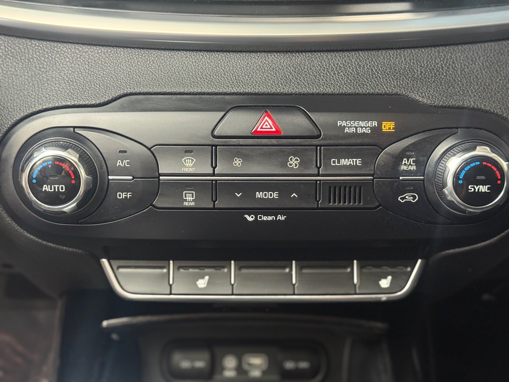 2016 Kia Sorento Image 19