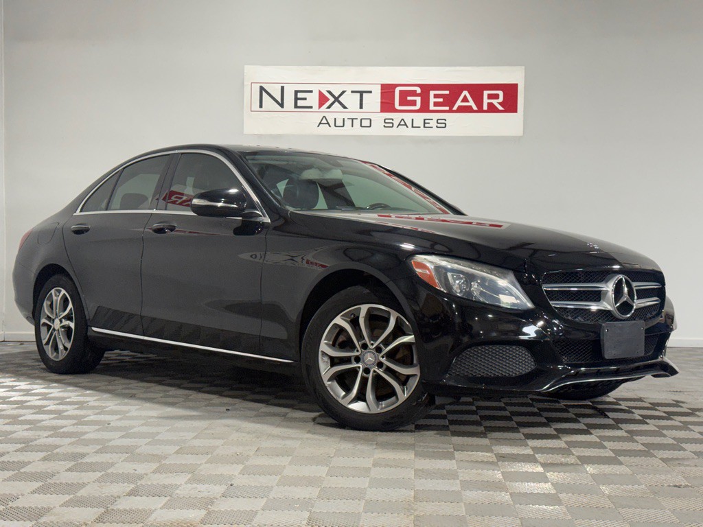 2015 Mercedes-Benz C-Class Image 1