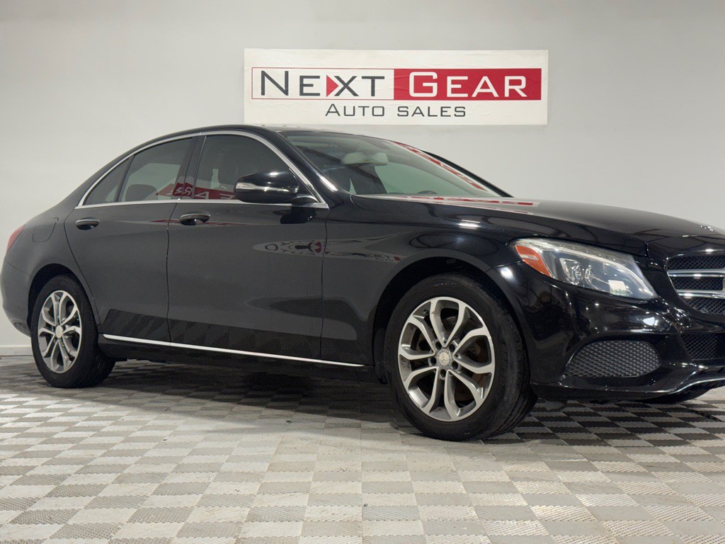 2015 Mercedes-Benz C-Class Image 2