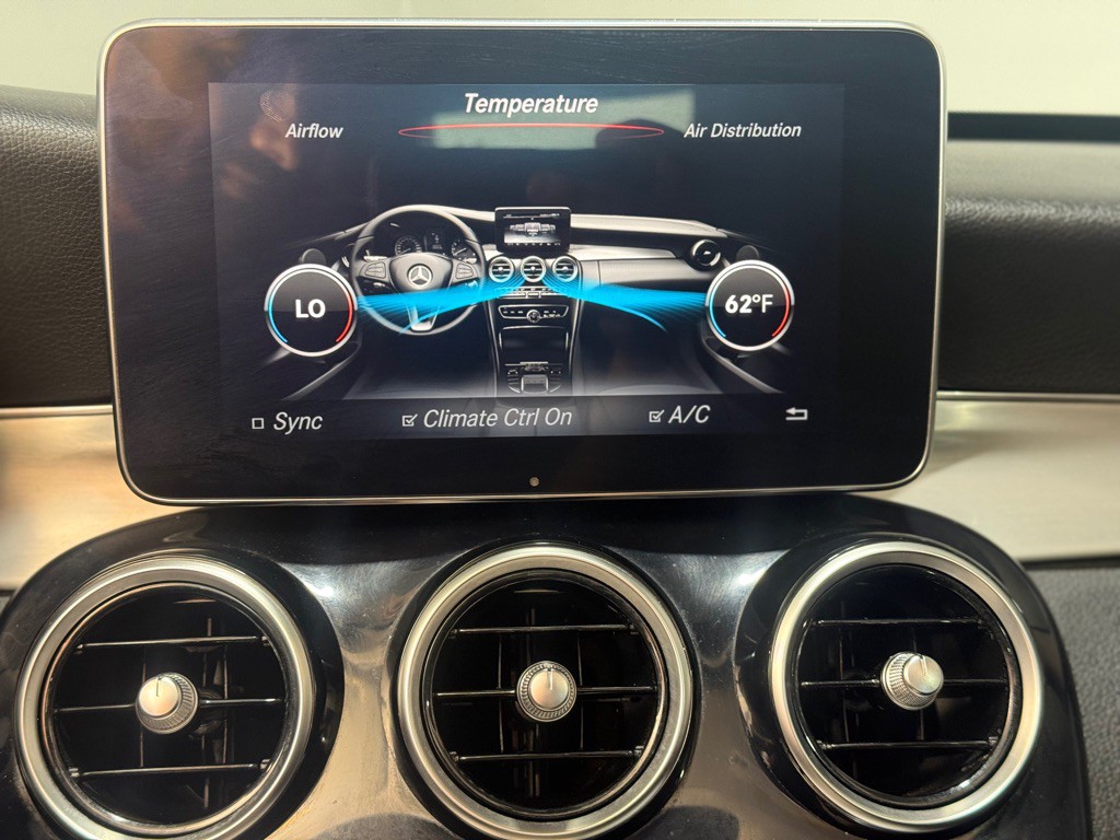 2015 Mercedes-Benz C-Class Image 18