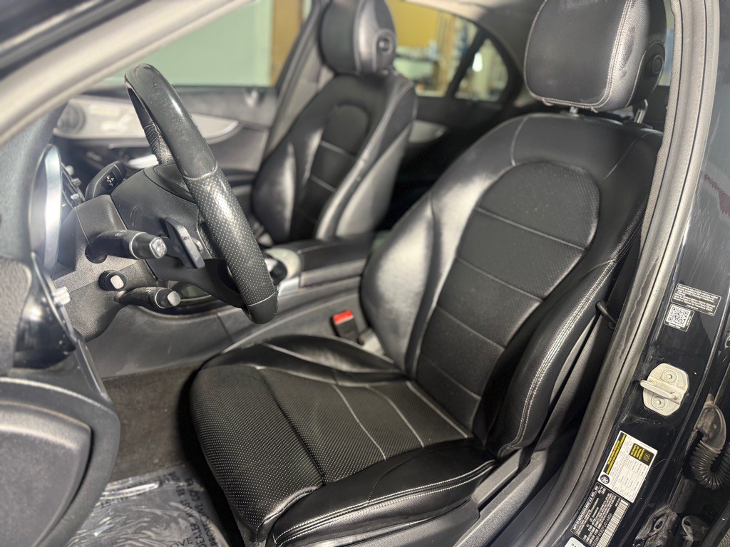 2015 Mercedes-Benz C-Class Image 37