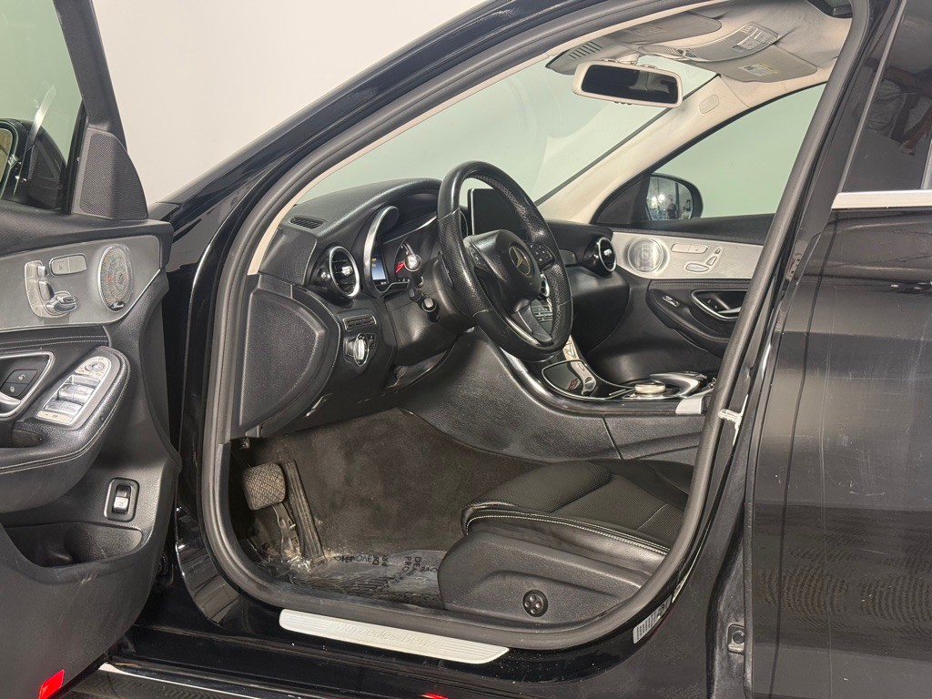 2015 Mercedes-Benz C-Class Image 41