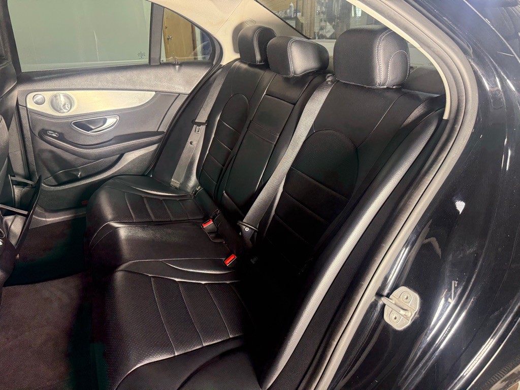 2015 Mercedes-Benz C-Class Image 42