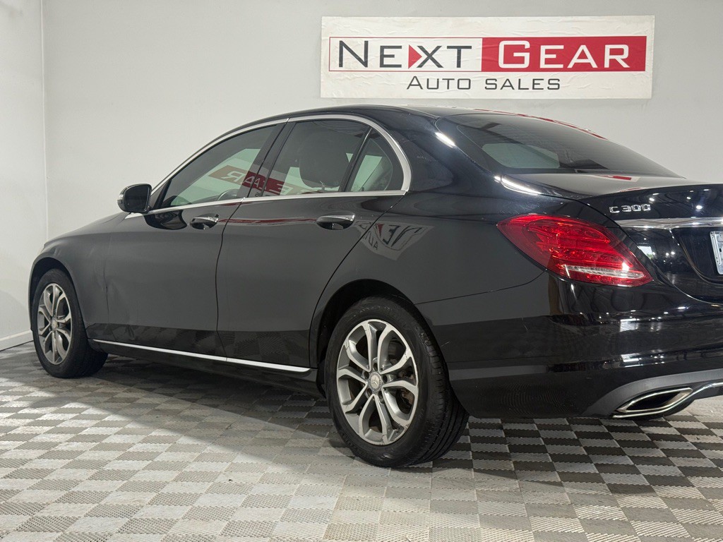 2015 Mercedes-Benz C-Class Image 50
