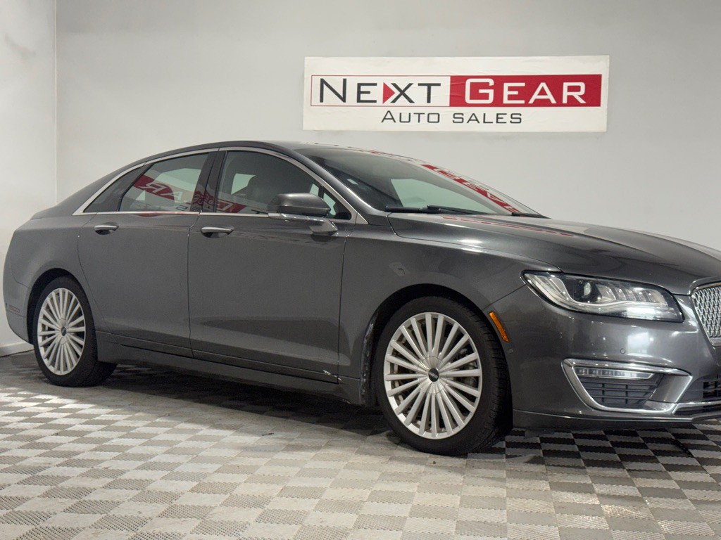 2017 Lincoln MKZ Image 2