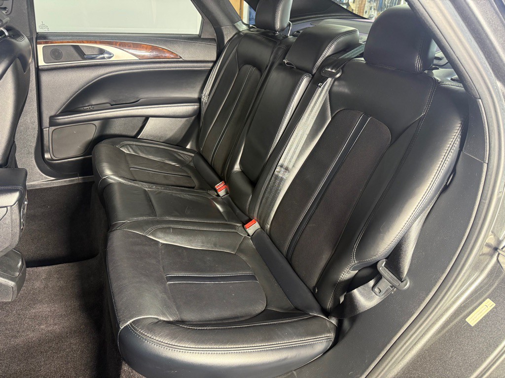 2017 Lincoln MKZ Image 27
