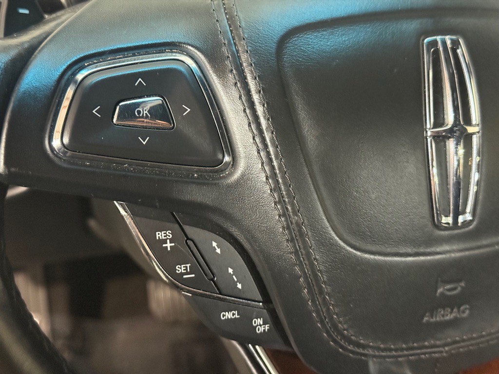 2017 Lincoln MKZ Image 28