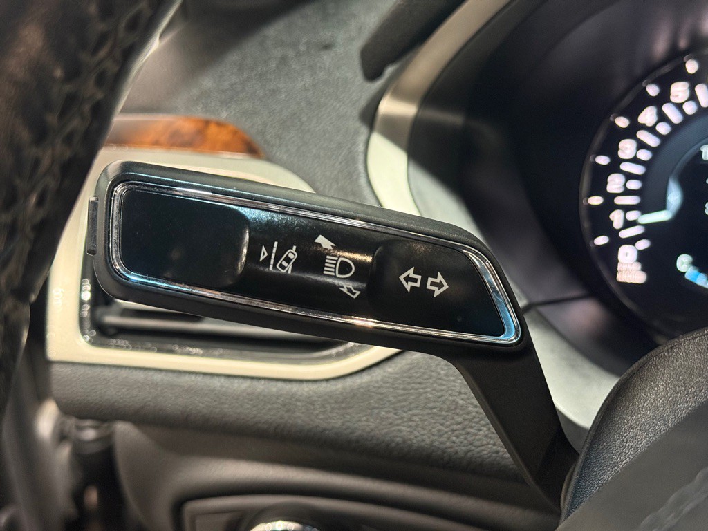 2017 Lincoln MKZ Image 31