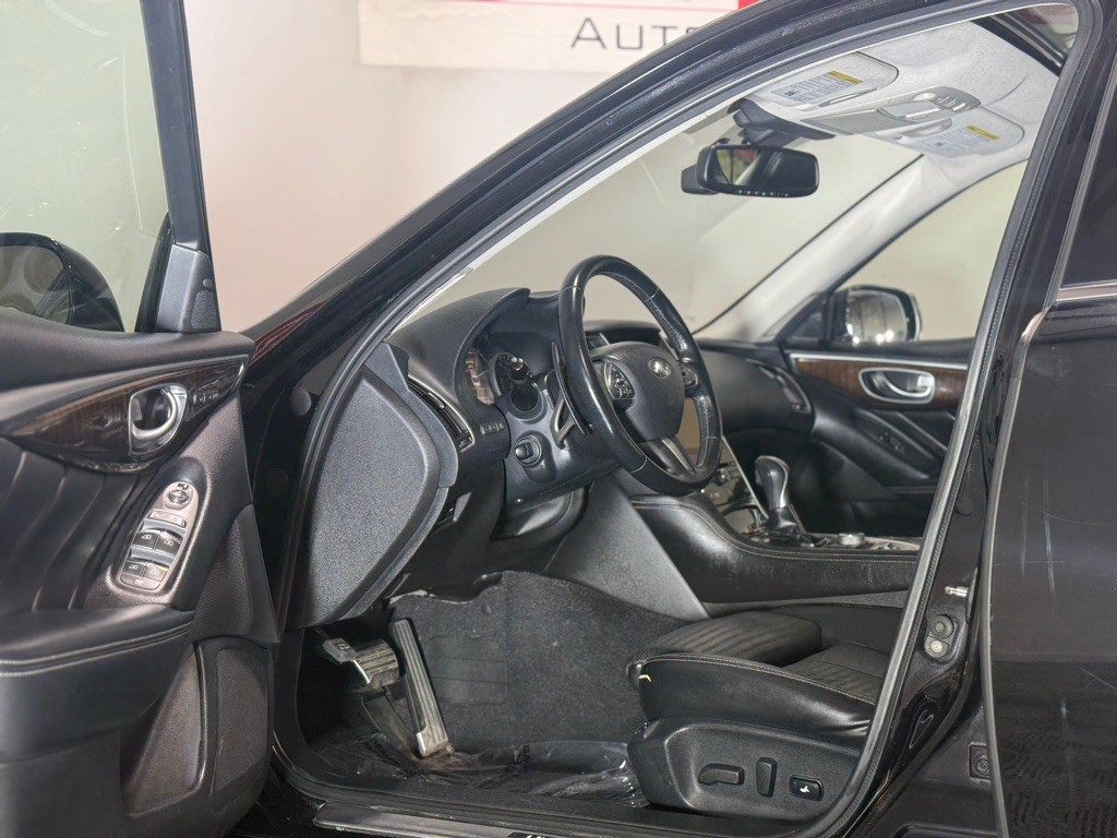 2014 INFINITI Q50 Image 10
