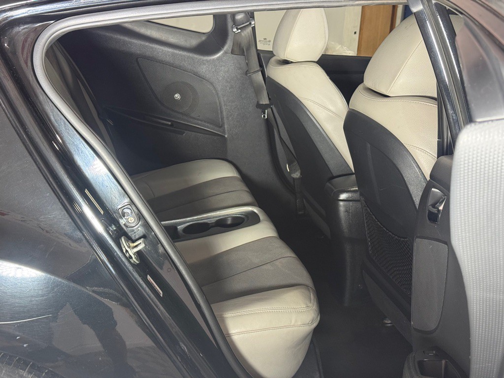 2012 Hyundai Veloster Image 39