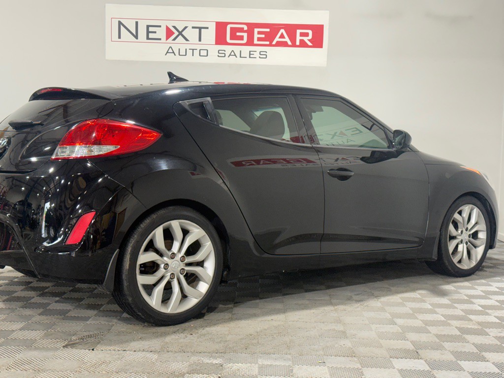 2012 Hyundai Veloster Image 9