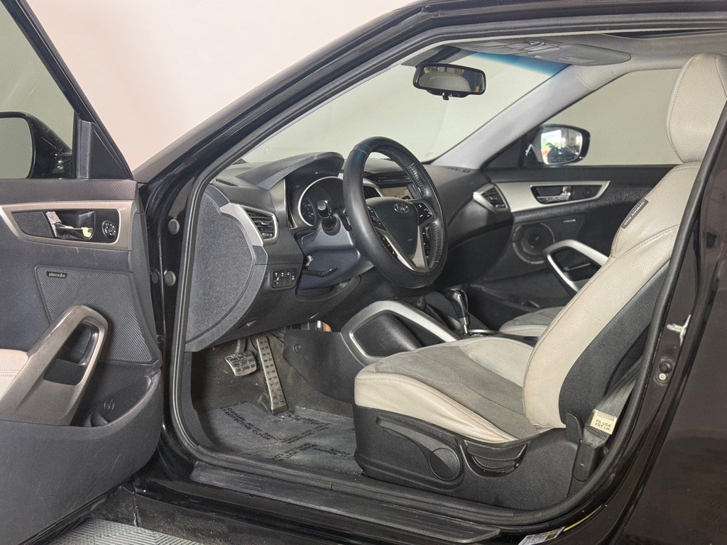 2012 Hyundai Veloster Image 10