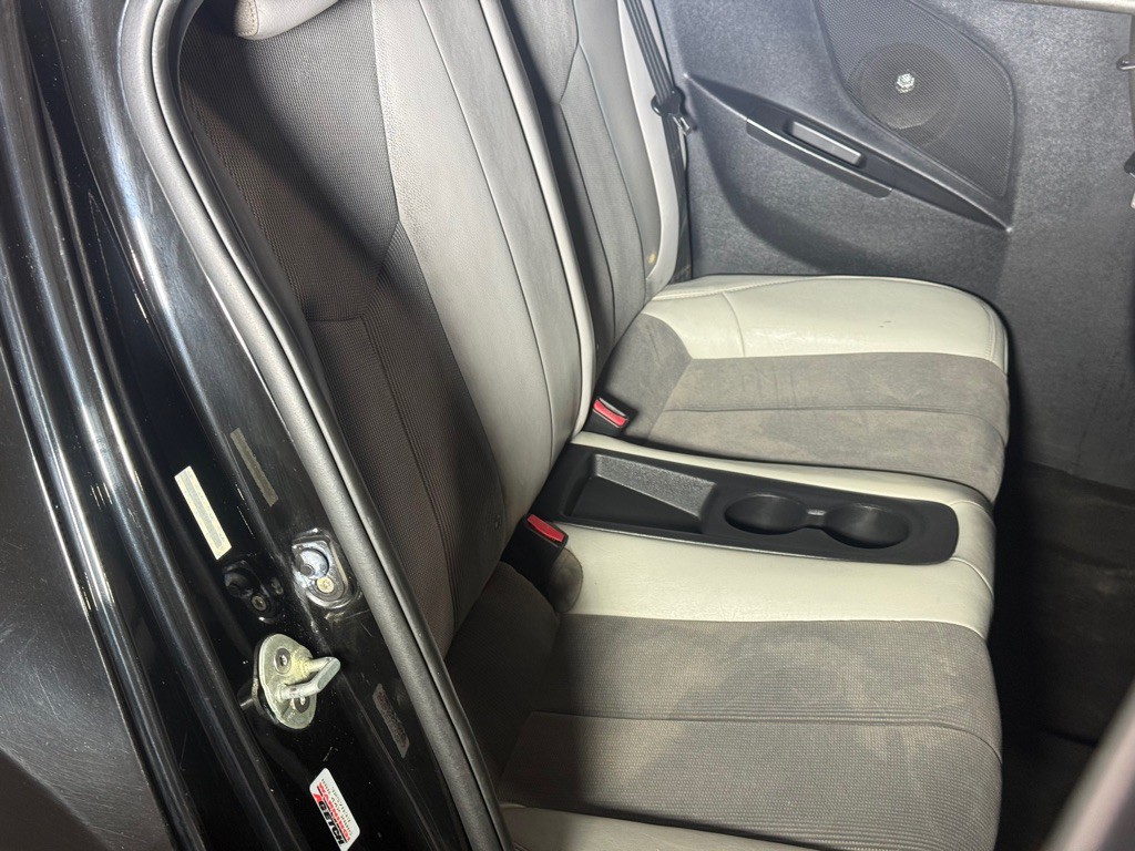 2012 Hyundai Veloster Image 25