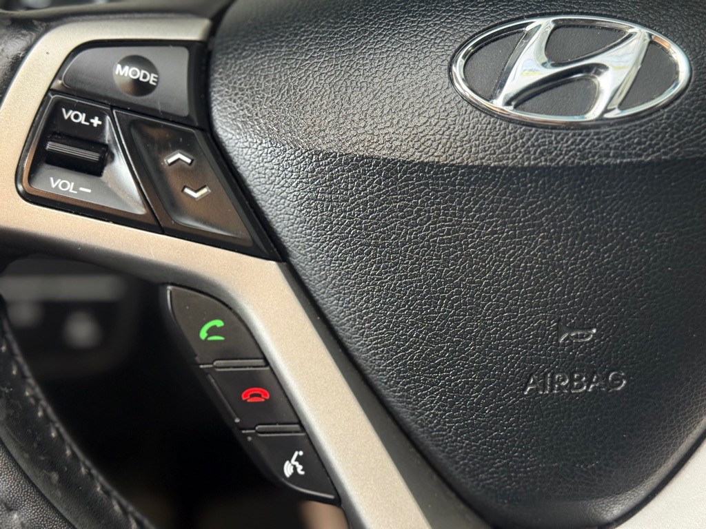 2012 Hyundai Veloster Image 27